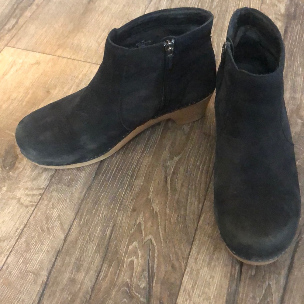Worn- Dansko Booties